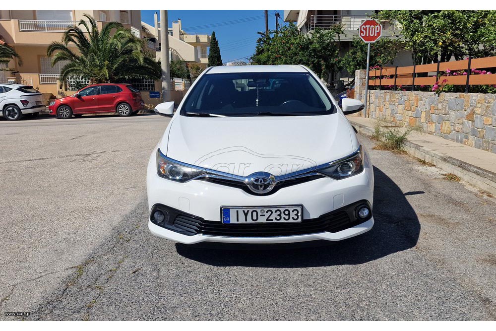 https://autogreeknews.gr/wp-content/uploads/2025/12/Toyota-Auris-2019-2.jpg