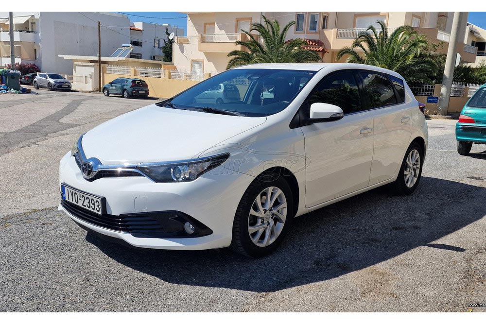 https://autogreeknews.gr/wp-content/uploads/2025/12/Toyota-Auris-2019-4.jpg