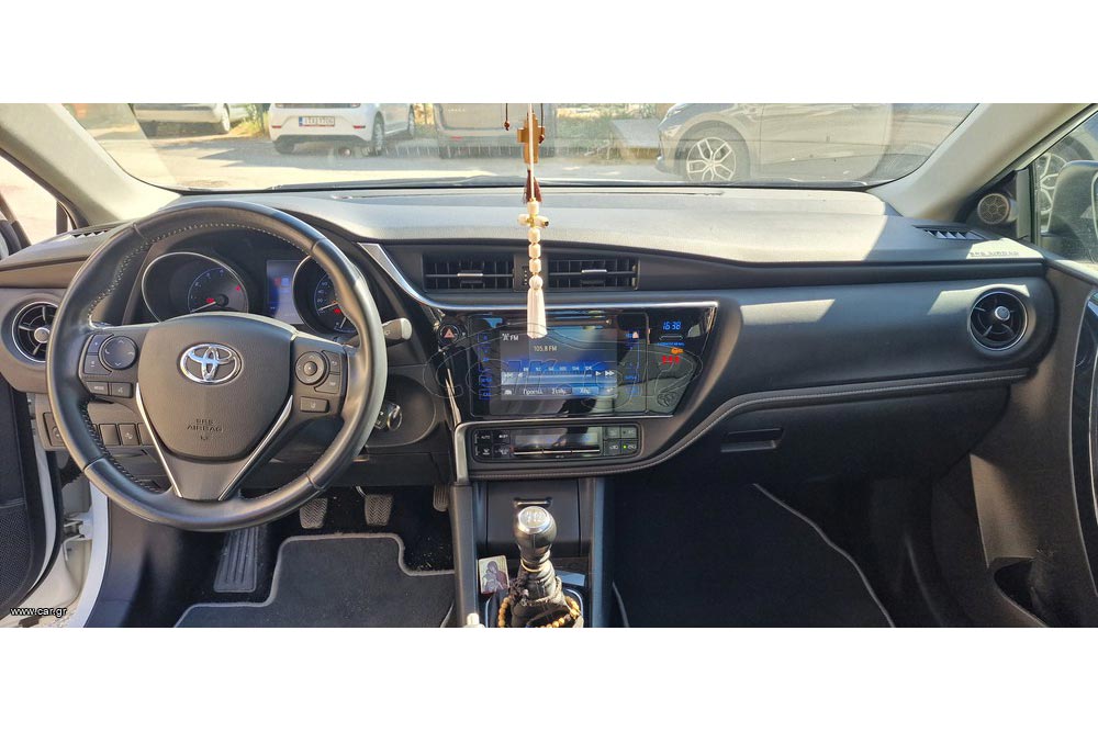 https://autogreeknews.gr/wp-content/uploads/2025/12/Toyota-Auris-2019-6.jpg