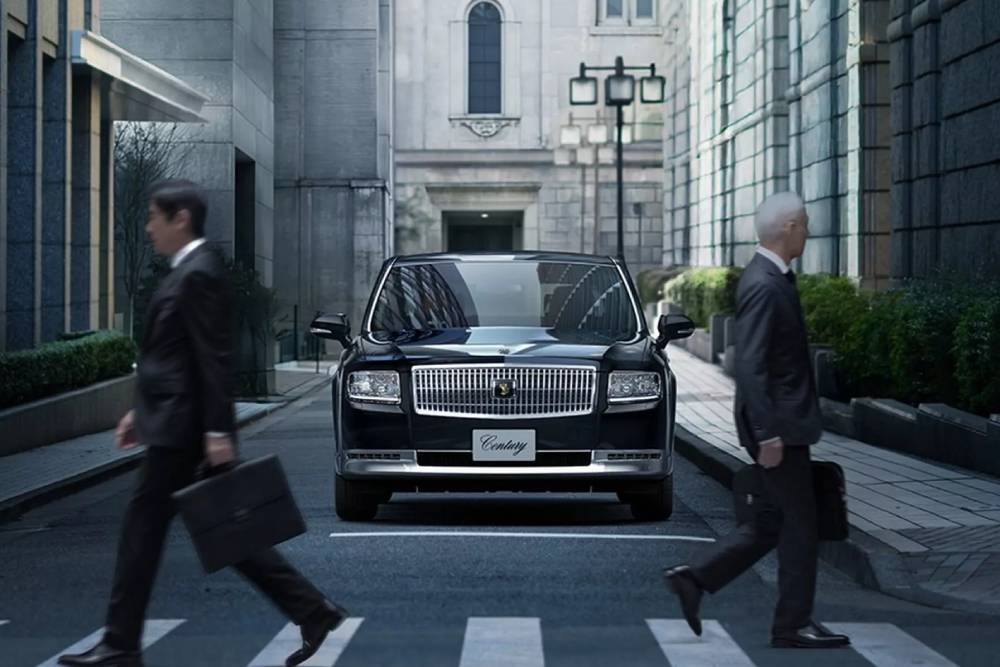 https://autogreeknews.gr/wp-content/uploads/2025/12/Toyota-Century-Japan-9-2048x1281-1.jpg