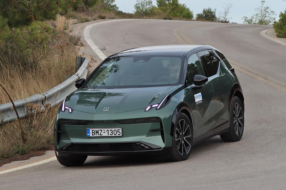 https://autogreeknews.gr/wp-content/uploads/2025/12/Zeekr-X-6.jpg