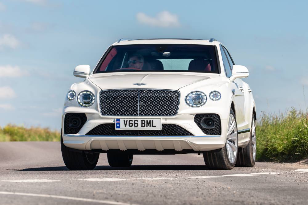 https://autogreeknews.gr/wp-content/uploads/2025/12/bentley_bentayga_hybrid_first_edition_4.jpg