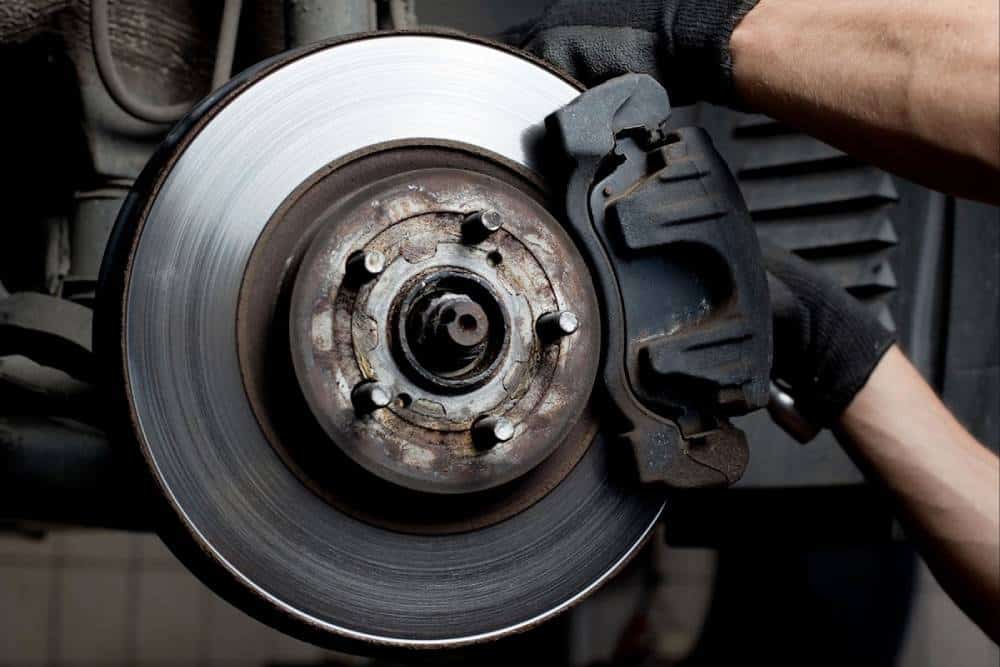 Πώς καταλαβαίνουμε ότι πρέπει να αλλάξουμε τακάκια;