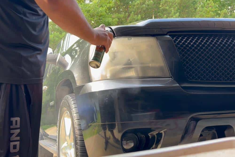 Ξεθαμπώνουν τα φανάρια με εντομοαπωθητικό;