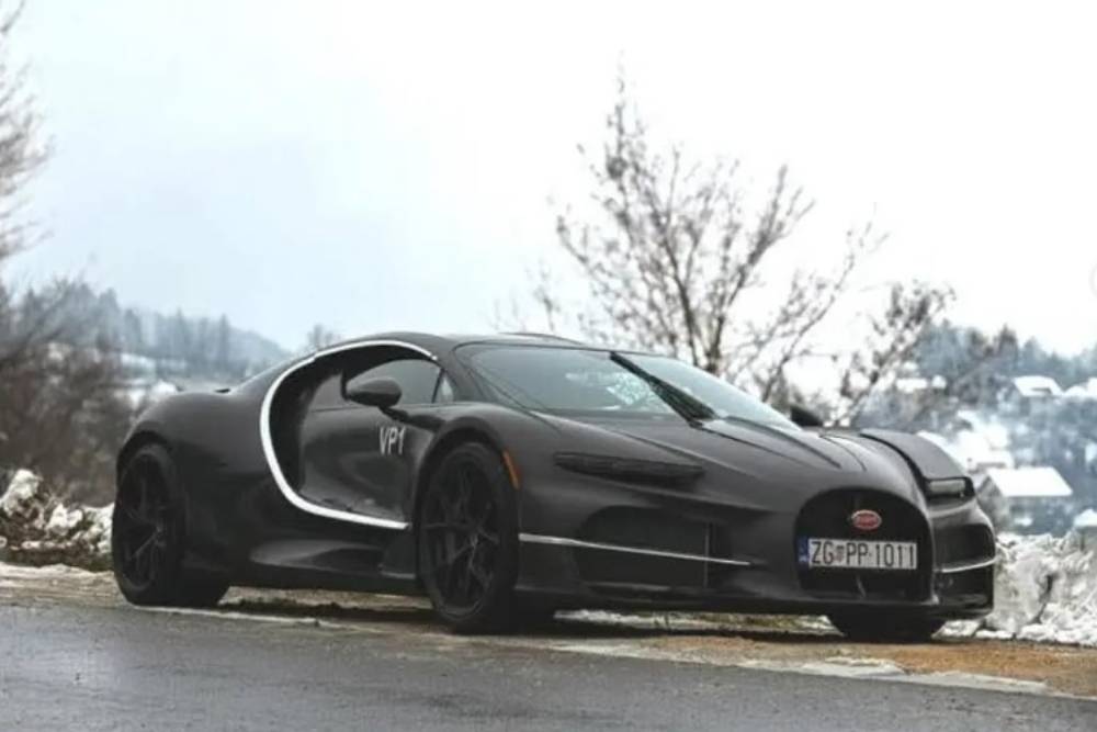 https://autogreeknews.gr/wp-content/uploads/2025/12/bugatti-tourbillon-snow-02.jpg