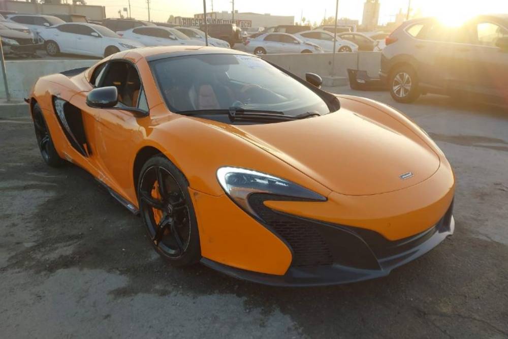 https://autogreeknews.gr/wp-content/uploads/2025/12/crashed-mclaren-650s-1.jpg