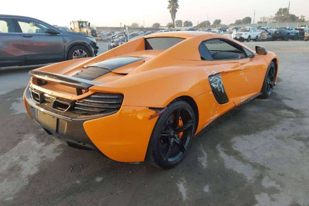https://autogreeknews.gr/wp-content/uploads/2025/12/crashed-mclaren-650s-10.jpg
