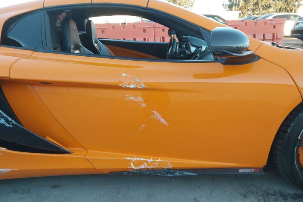 https://autogreeknews.gr/wp-content/uploads/2025/12/crashed-mclaren-650s-6.jpg