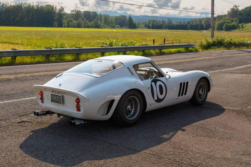 https://autogreeknews.gr/wp-content/uploads/2025/12/ferrari-250-gto-auction-14.jpg