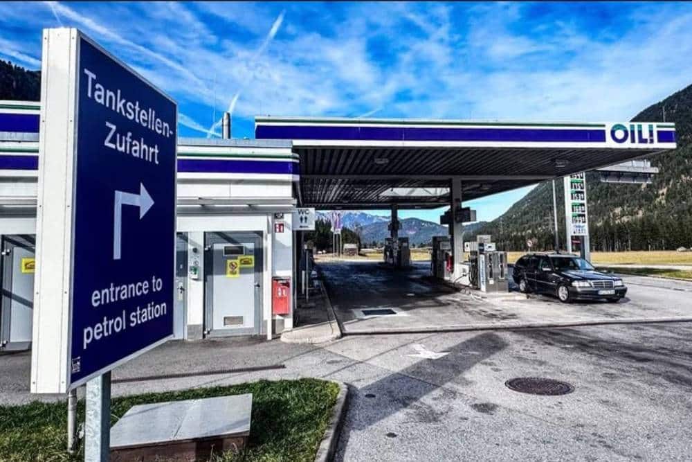 https://autogreeknews.gr/wp-content/uploads/2025/12/gas-station-short-cut-03.jpg