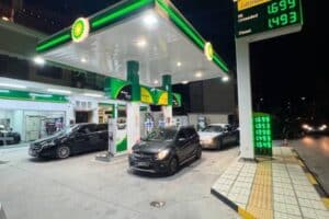 Πρόστιμο 400 ευρώ για κόψιμο δρόμου μέσα από βενζινάδικο