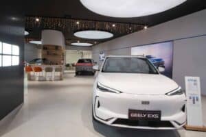 geely experience store (3) (1)