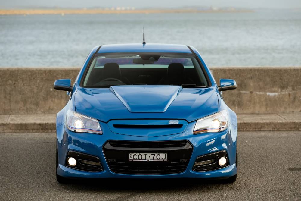 https://autogreeknews.gr/wp-content/uploads/2025/12/holden-vf-blue-meanie-12.jpg