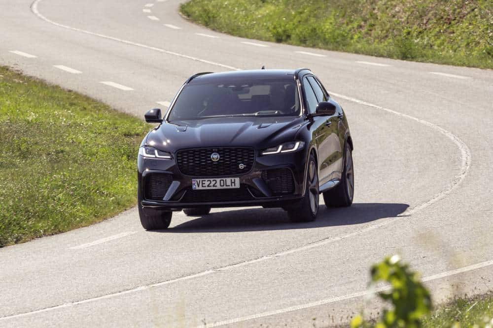 https://autogreeknews.gr/wp-content/uploads/2025/12/jaguar_f-pace_svr_edition_1988_992.jpg
