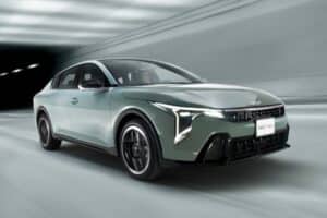 Ο Αγιος Βασίλης με τα δώρα η τιμή του σεντάν Kia K4