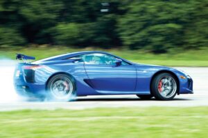 lexus-lfa-burning-rubber