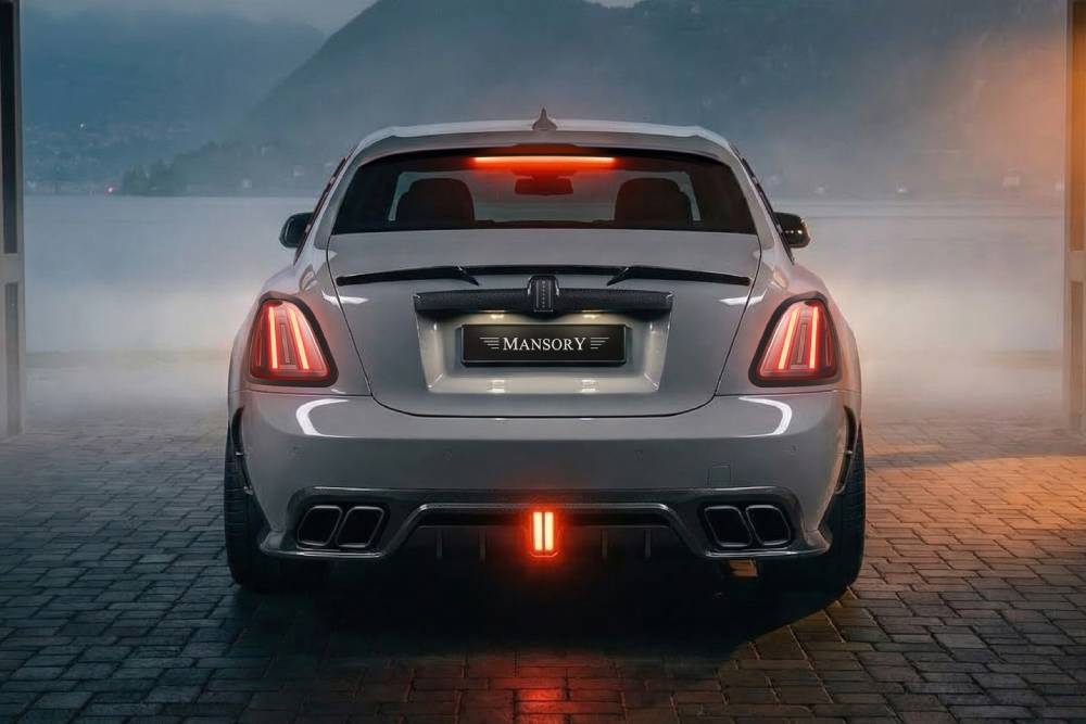 https://autogreeknews.gr/wp-content/uploads/2025/12/mansory-rolls-royce-ghost-3.jpg
