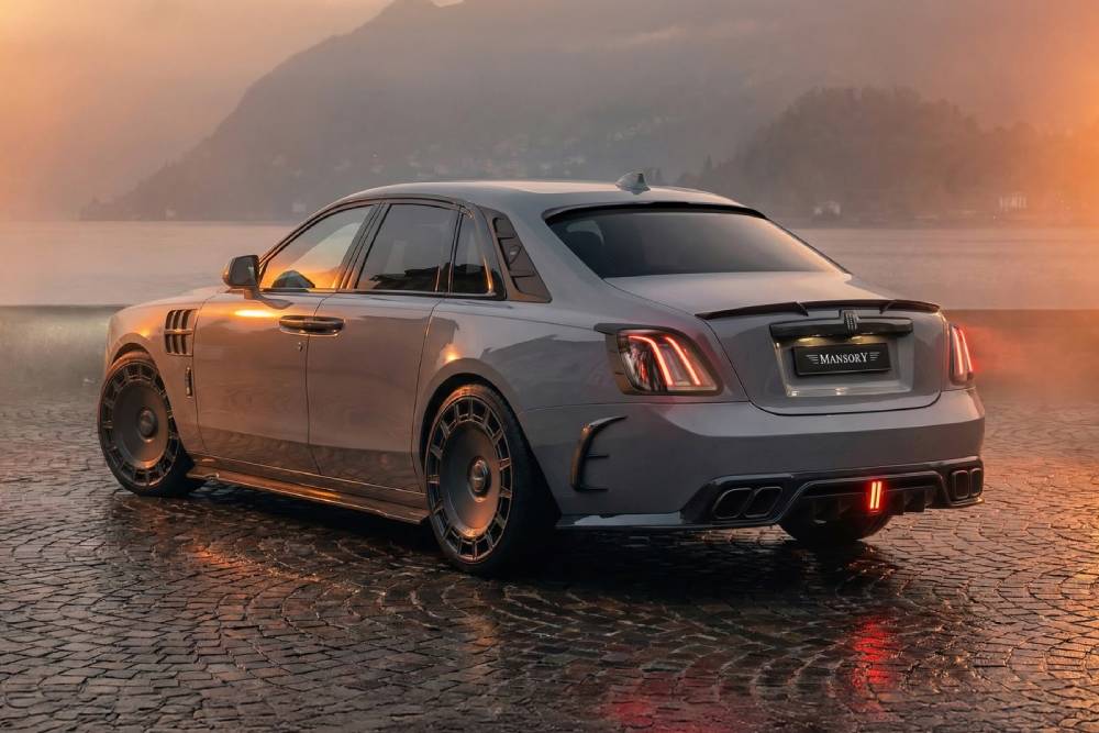 https://autogreeknews.gr/wp-content/uploads/2025/12/mansory-rolls-royce-ghost-5.jpg