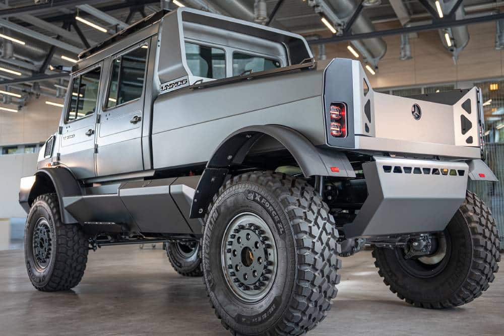 https://autogreeknews.gr/wp-content/uploads/2025/12/most-luxurious-unimog-6.jpg