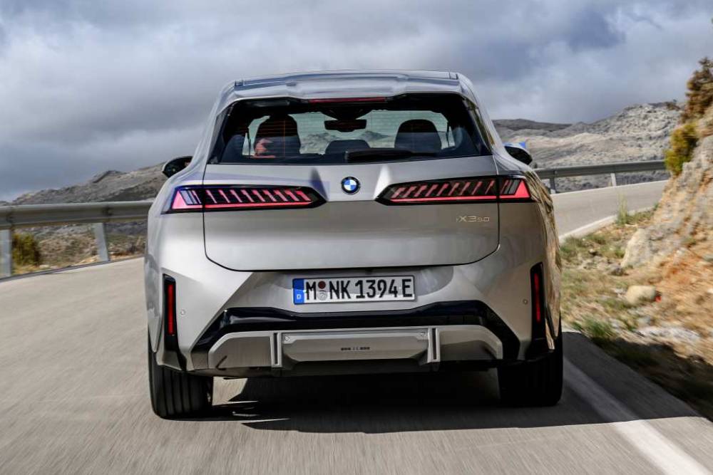 https://autogreeknews.gr/wp-content/uploads/2025/12/neue-klasse-bmw-ix3-7.jpg
