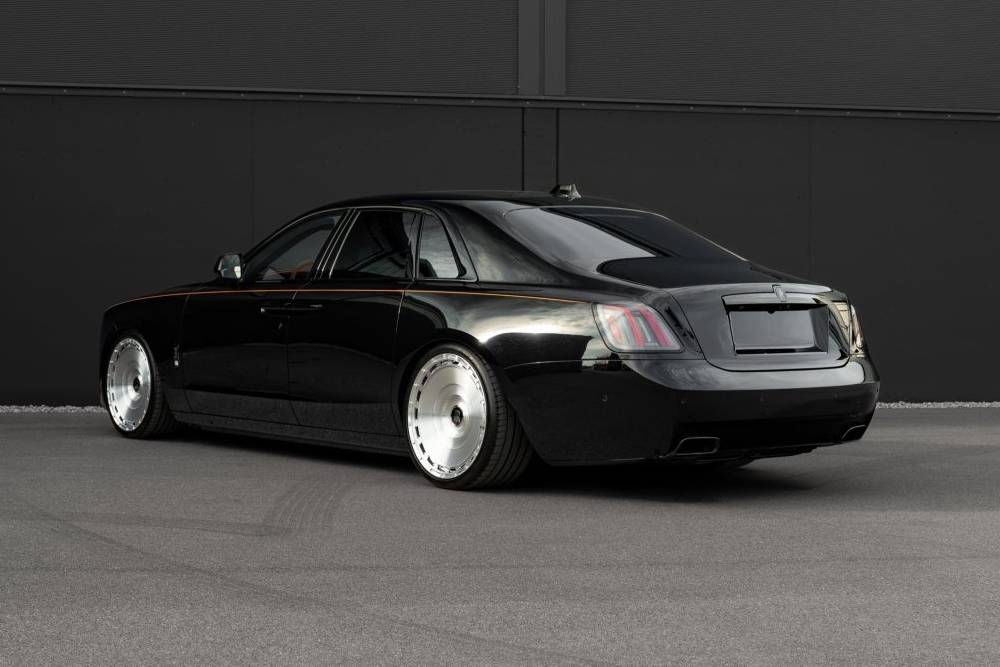 https://autogreeknews.gr/wp-content/uploads/2025/12/novitec-rolls-royce-ghost-black-badge-9.jpg