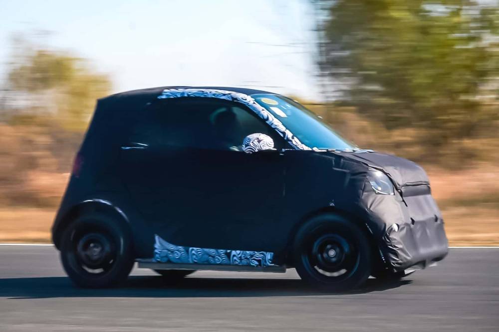 https://autogreeknews.gr/wp-content/uploads/2025/12/smart-fortwo-alias-2-2026-erprobung.jpg
