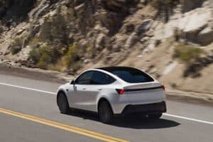 tesla model y standard (7)