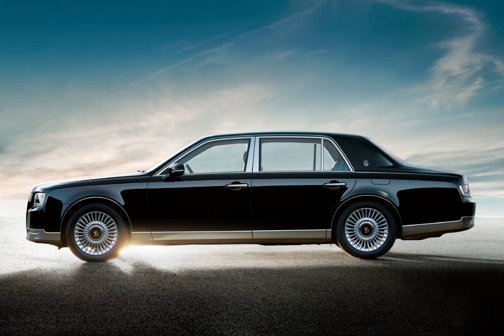 https://autogreeknews.gr/wp-content/uploads/2025/12/toyota_century_89.jpg
