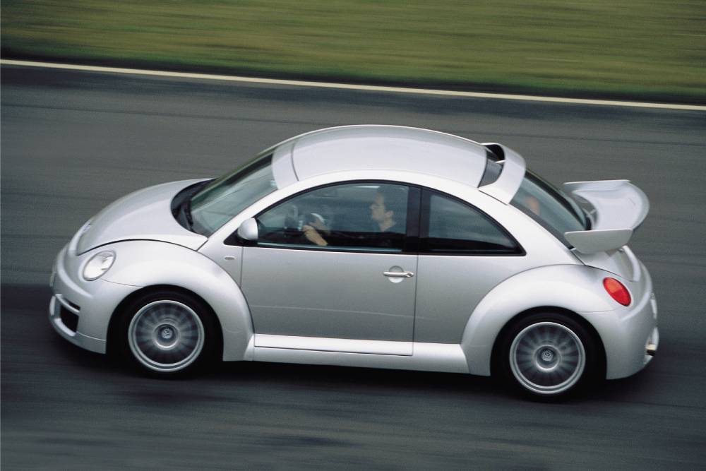 https://autogreeknews.gr/wp-content/uploads/2025/12/volkswagen_new_beetle_rsi_60.jpg