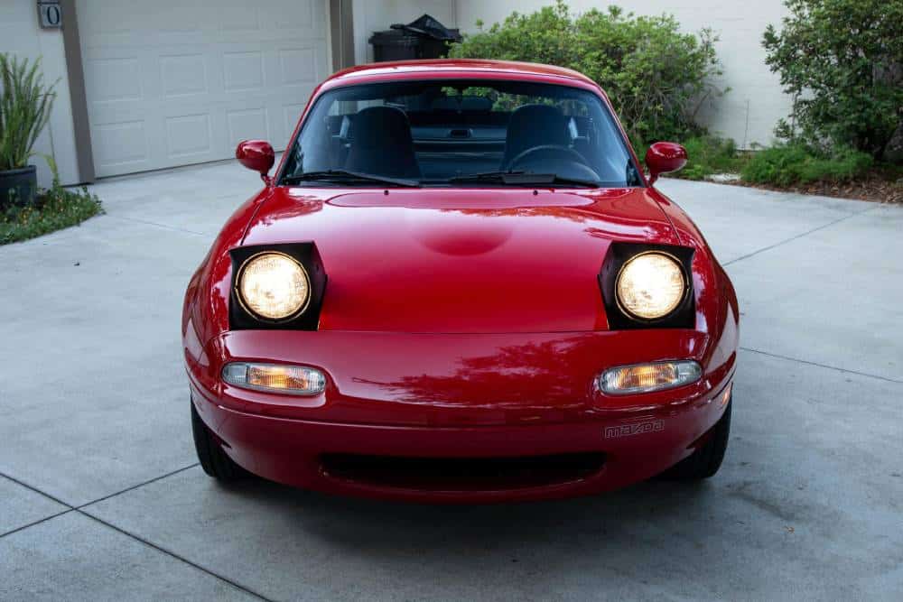 https://autogreeknews.gr/wp-content/uploads/2026/01/1990-mazda-mx-5-for-sale-12.jpg