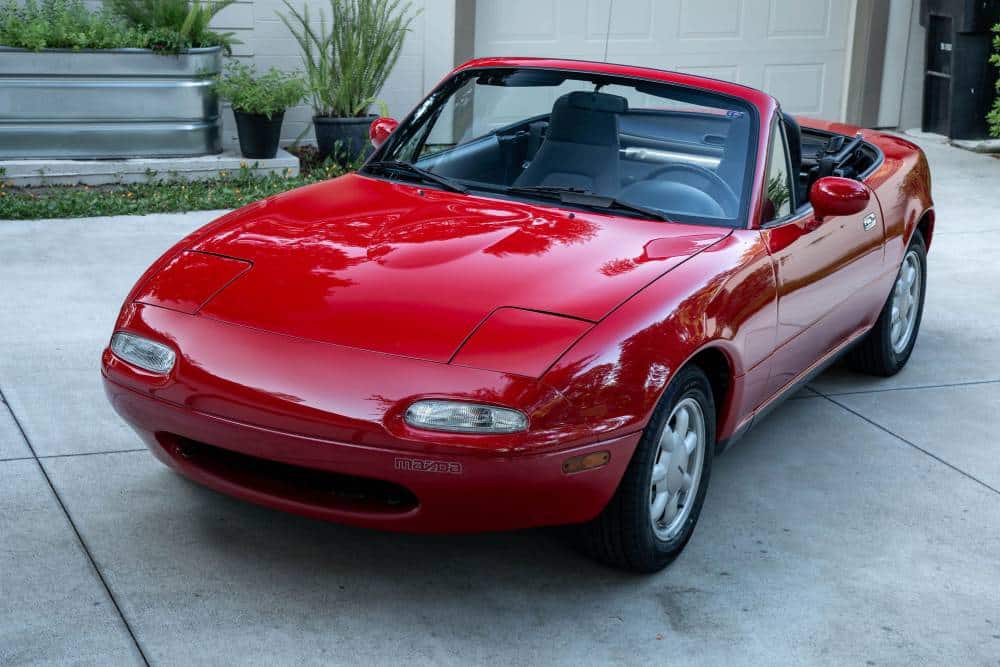 https://autogreeknews.gr/wp-content/uploads/2026/01/1990-mazda-mx-5-for-sale-16.jpg