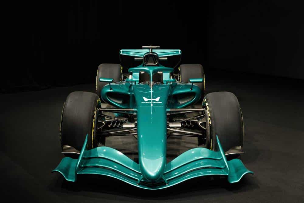 https://autogreeknews.gr/wp-content/uploads/2026/01/570279_Honda_x_Aston_Martin_F1_PU_Launch_Event-1.jpg