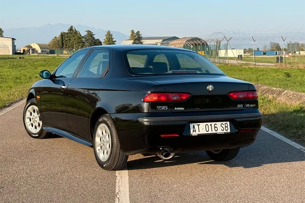 https://autogreeknews.gr/wp-content/uploads/2026/01/Alfa-Romeo-156-1998-1.jpg