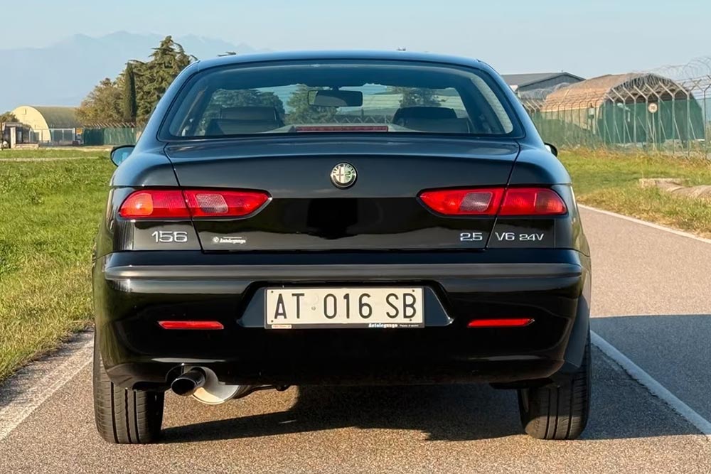 https://autogreeknews.gr/wp-content/uploads/2026/01/Alfa-Romeo-156-1998-2.jpg