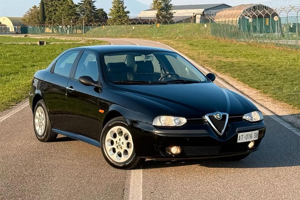 https://autogreeknews.gr/wp-content/uploads/2026/01/Alfa-Romeo-156-1998.jpg