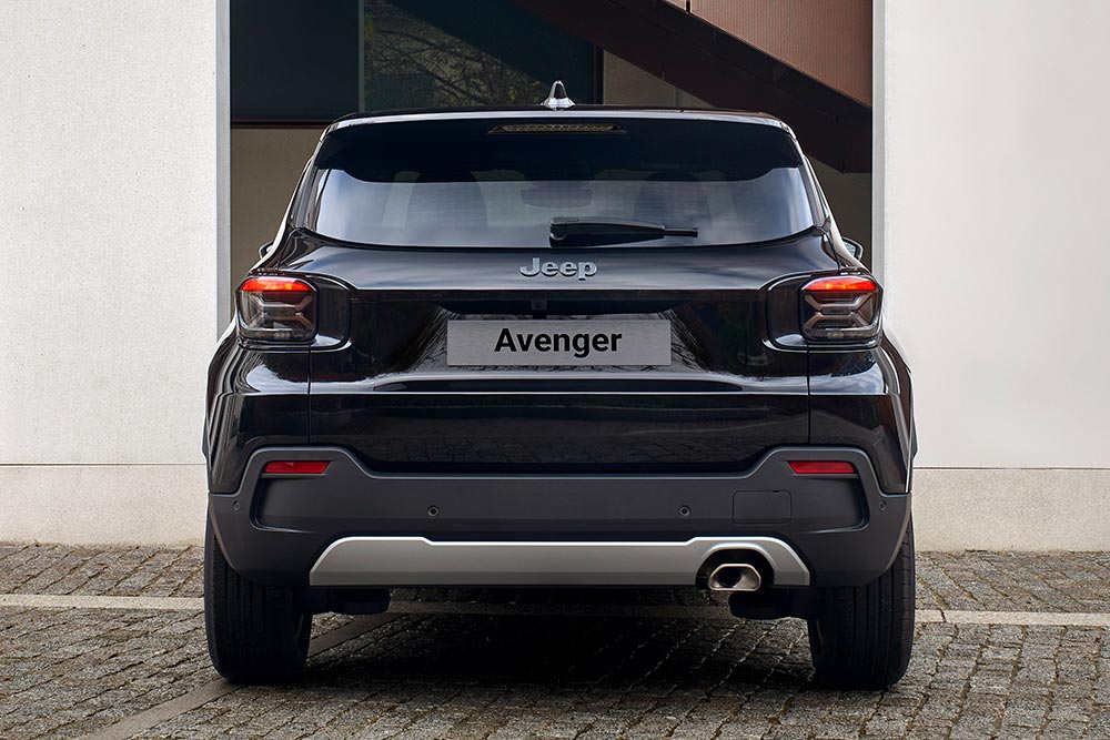 https://autogreeknews.gr/wp-content/uploads/2026/01/Jeep-Avenger-Black-Edition-6.jpg