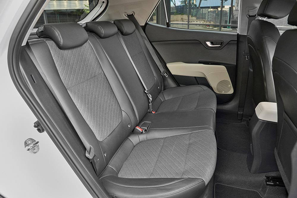 https://autogreeknews.gr/wp-content/uploads/2026/01/Kia-Stonic-2025-interior-2.jpg