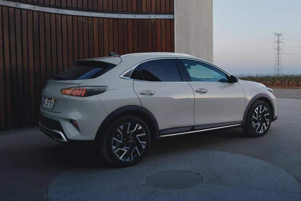 https://autogreeknews.gr/wp-content/uploads/2026/01/Kia_XCeed_MY26_5.jpg