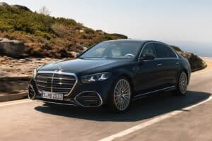 Νέα Mercedes S-Class αποθεώνει πολυτέλεια και τεχνολογία