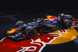 Oracle_Red_Bull_Racing_Red Bull Ford Powertrains_01 (1)