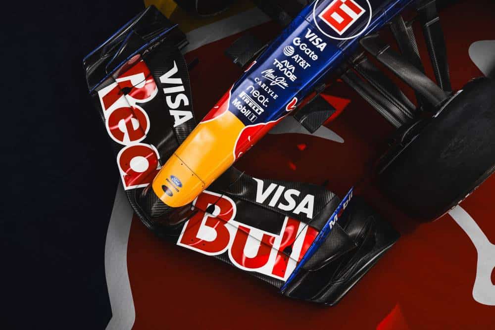 https://autogreeknews.gr/wp-content/uploads/2026/01/Oracle_Red_Bull_Racing_Red-Bull-Ford-Powertrains_04-1.jpg