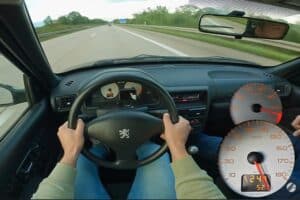 «Μαϊμού» Peugeot 106 Rallye ξεγελάει κόσμο (+video)