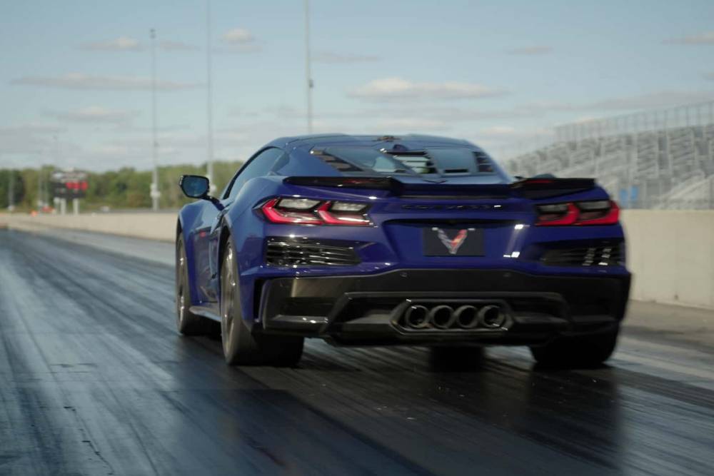 https://autogreeknews.gr/wp-content/uploads/2026/01/chevrolet-corvette-zr1x-quarter-mile-run-3.jpg