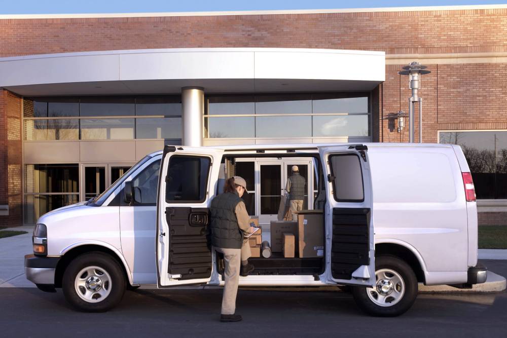 https://autogreeknews.gr/wp-content/uploads/2026/01/chevrolet_express_4.jpg