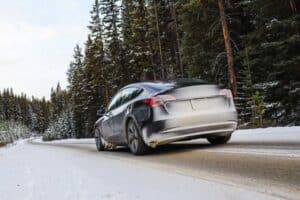 ev car in the cold weather 02