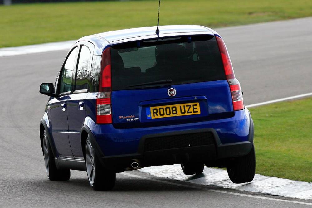 Τι κάνει μοναδικό το Fiat Panda 100HP;