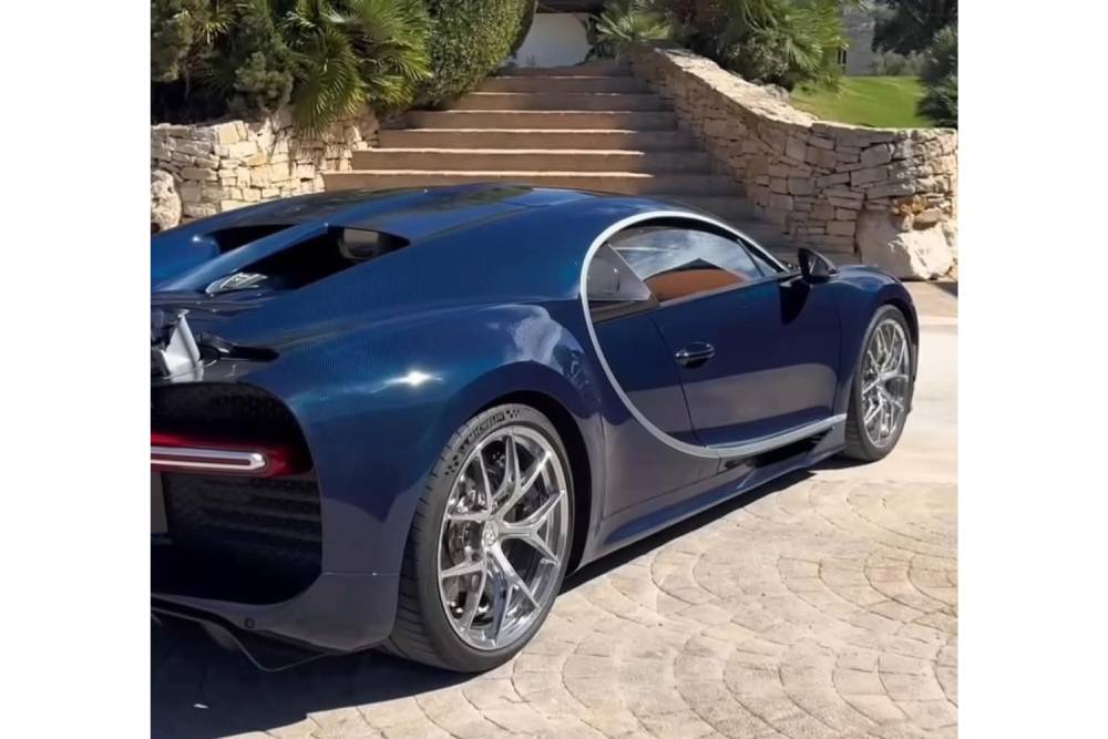 https://autogreeknews.gr/wp-content/uploads/2026/01/high-mileage-bugatti-chiron-5.jpg