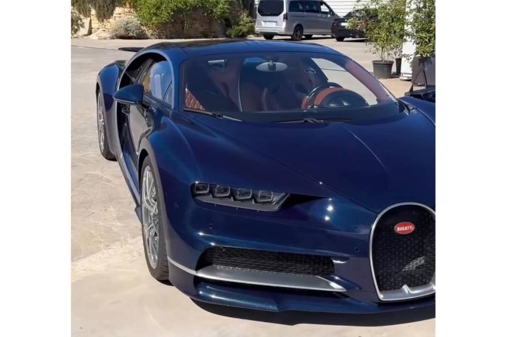 https://autogreeknews.gr/wp-content/uploads/2026/01/high-mileage-bugatti-chiron-6.jpg