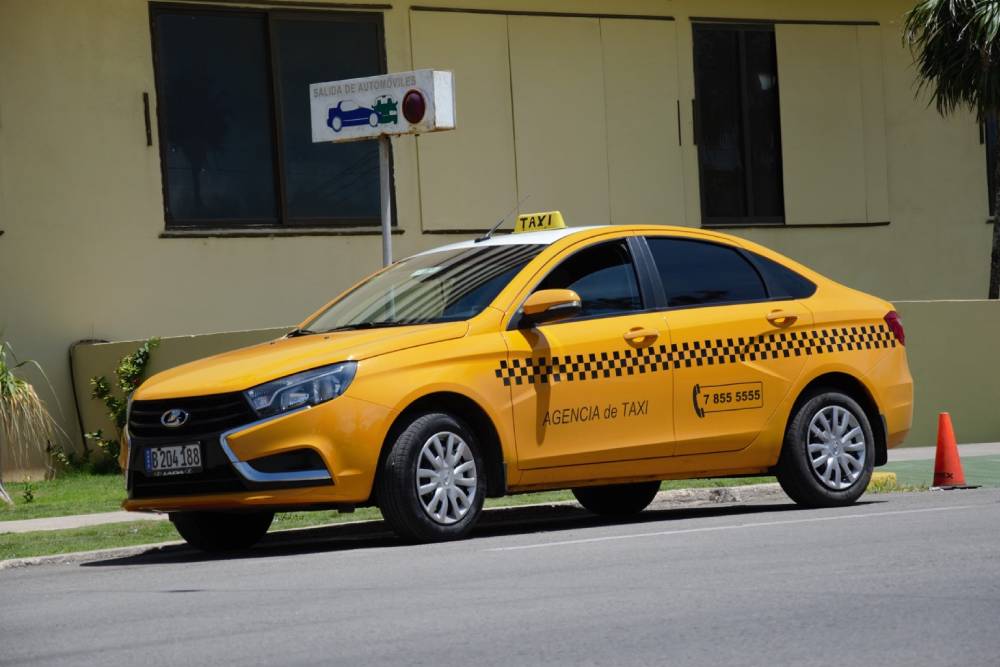 https://autogreeknews.gr/wp-content/uploads/2026/01/lada-taxi-cuba.jpg