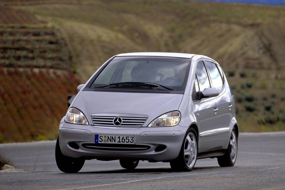 Πώς στρίβει σήμερα η πρώτη Mercedes A-Class; (+video)